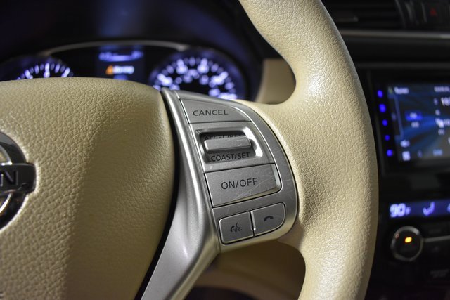 Used 2015 Nissan Rogue SV image 17