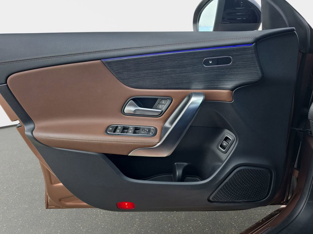 Used 2022 Mercedes-Benz CLA 250 image 28