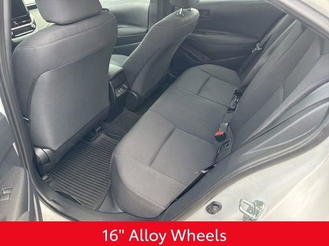 Used 2025 Toyota Corolla LE w/ LE Premium Package image 15