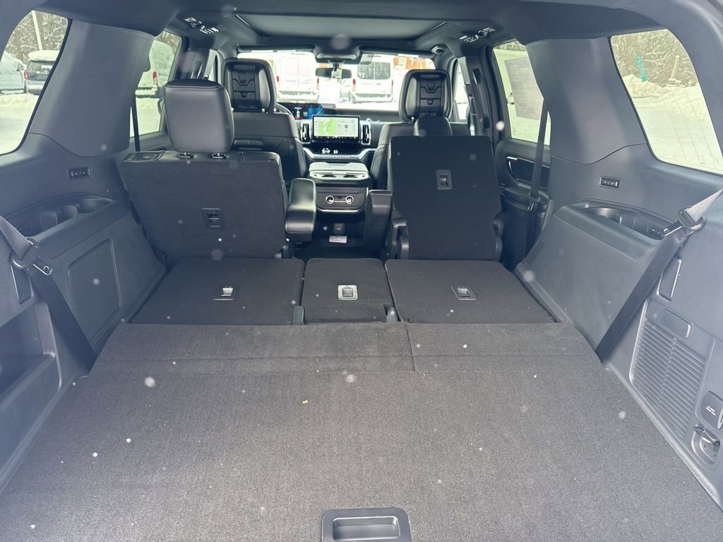 New 2026 Ford Expedition Platinum w/ Stealth Appearance Package image 10