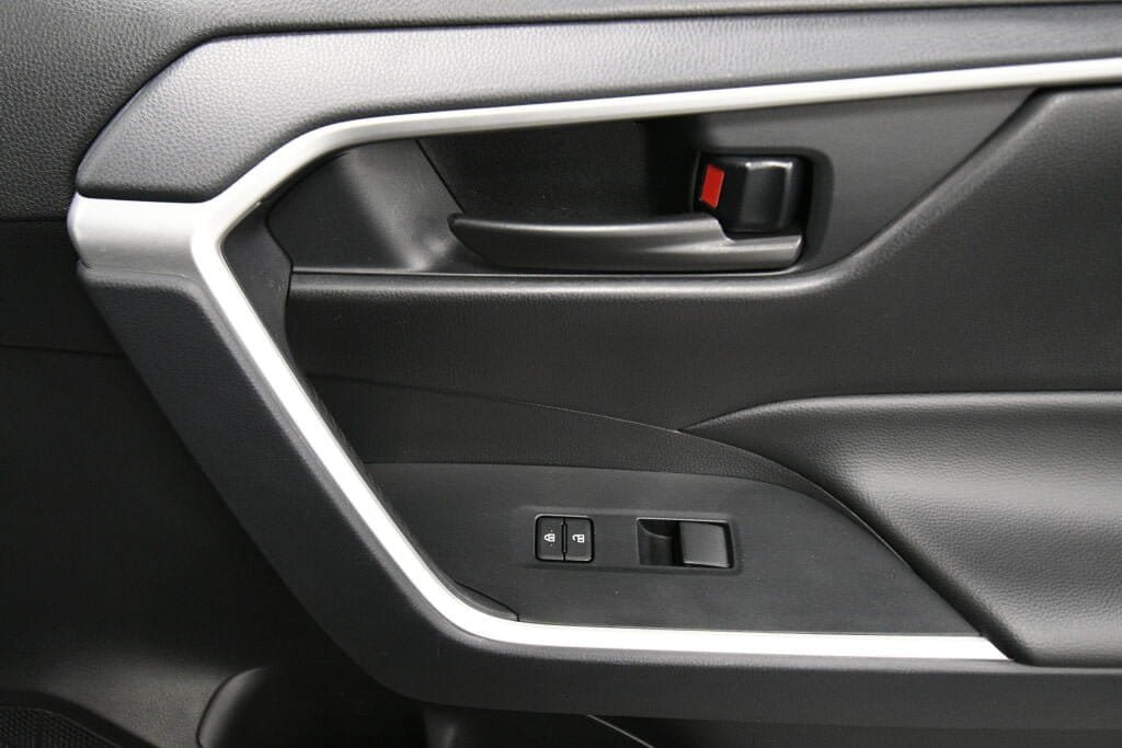 Used 2025 Toyota RAV4 LE FWD image 27