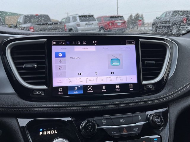 Used 2022 Chrysler Pacifica Touring image 42