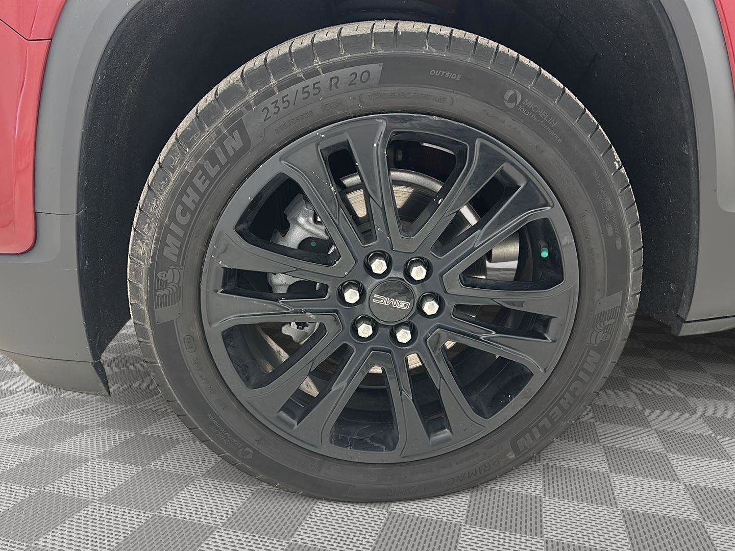 Used 2023 GMC Acadia SLE w/ Driver Convenience Package image 32