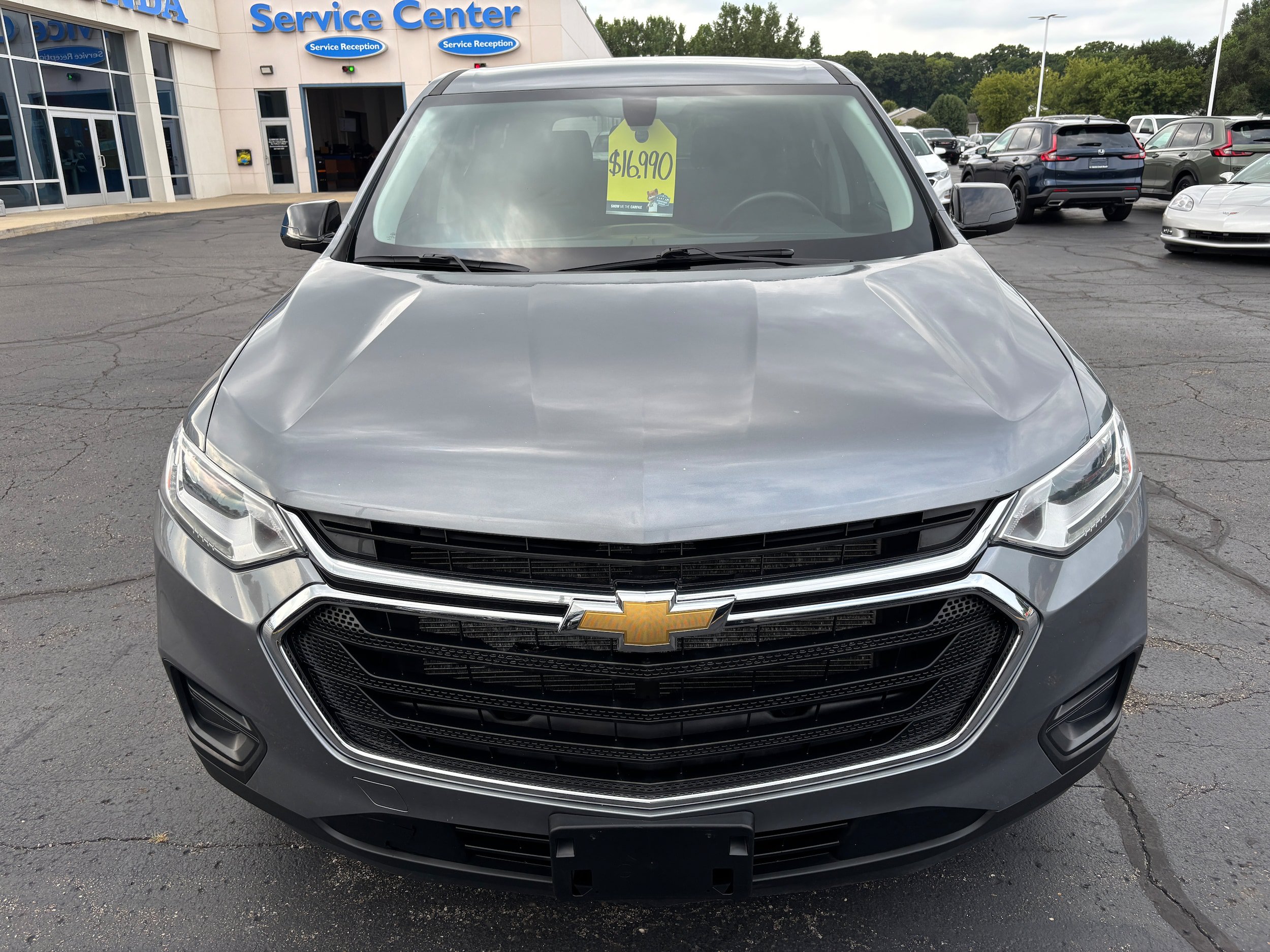 Used 2020 Chevrolet Traverse LS AWD/4WD image 3