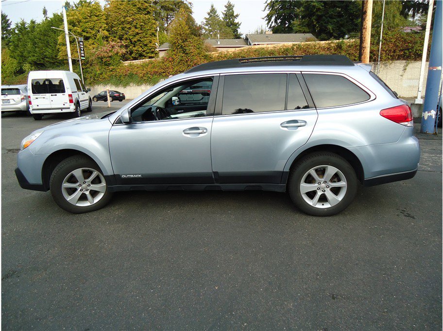 Used 2014 Subaru Outback 2.5i Premium w/ Moonroof Package AWD/4WD image 9