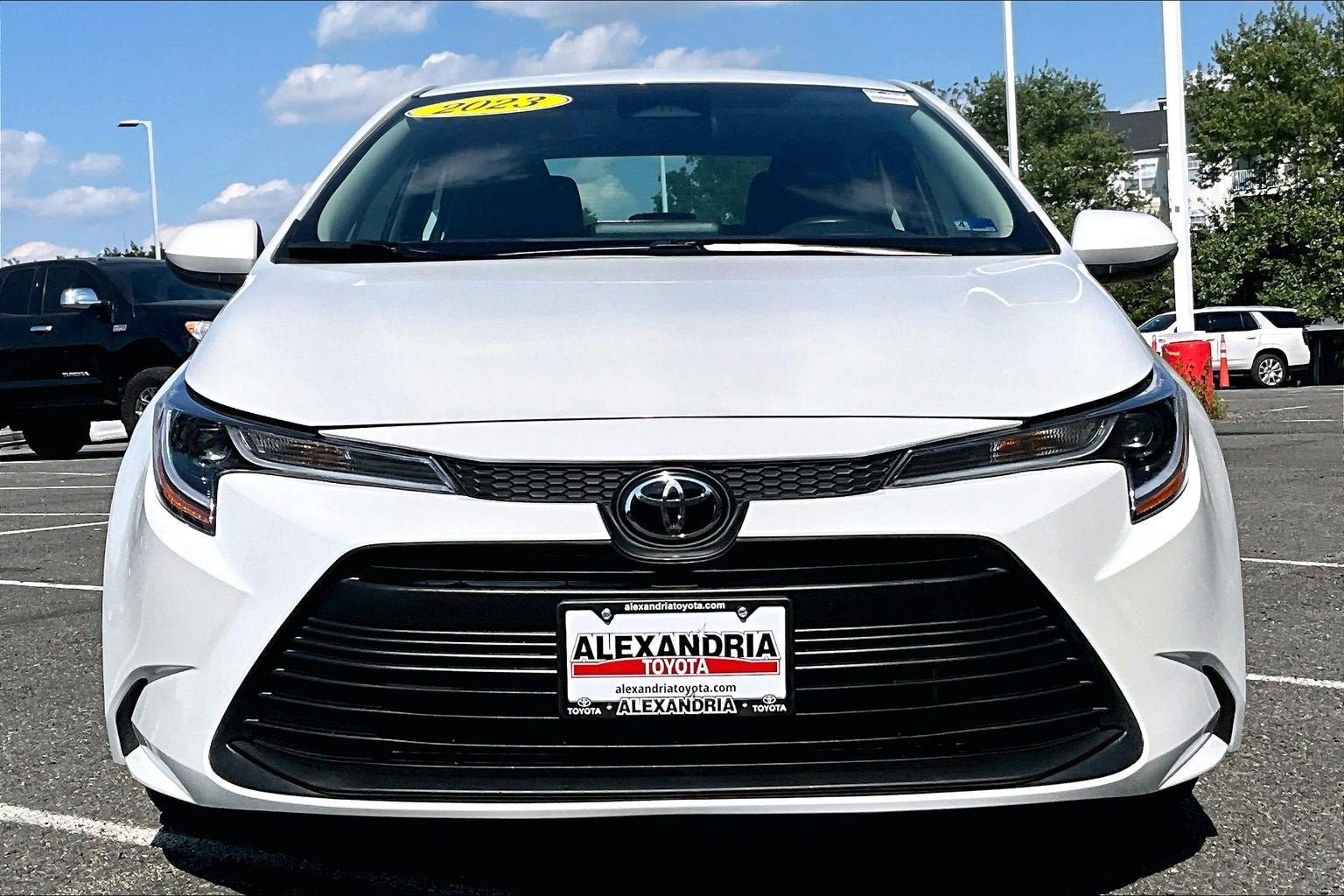 Used 2023 Toyota Corolla LE FWD image 3