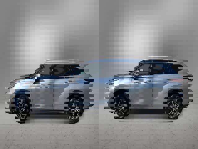 Used 2022 Toyota Highlander XLE image 5