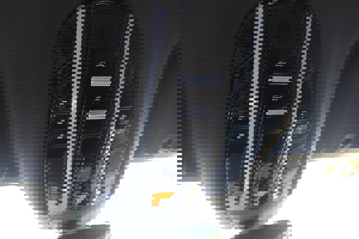 Used 2018 Porsche Panamera 4 image 33