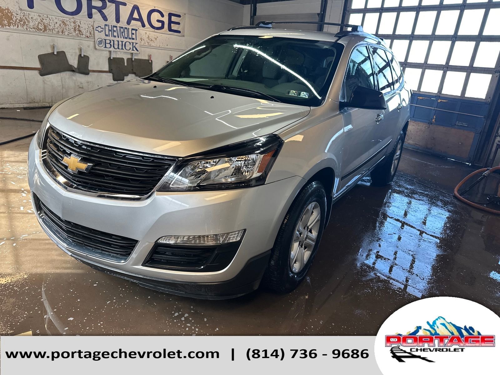 Used 2016 Chevrolet Traverse LS image 1