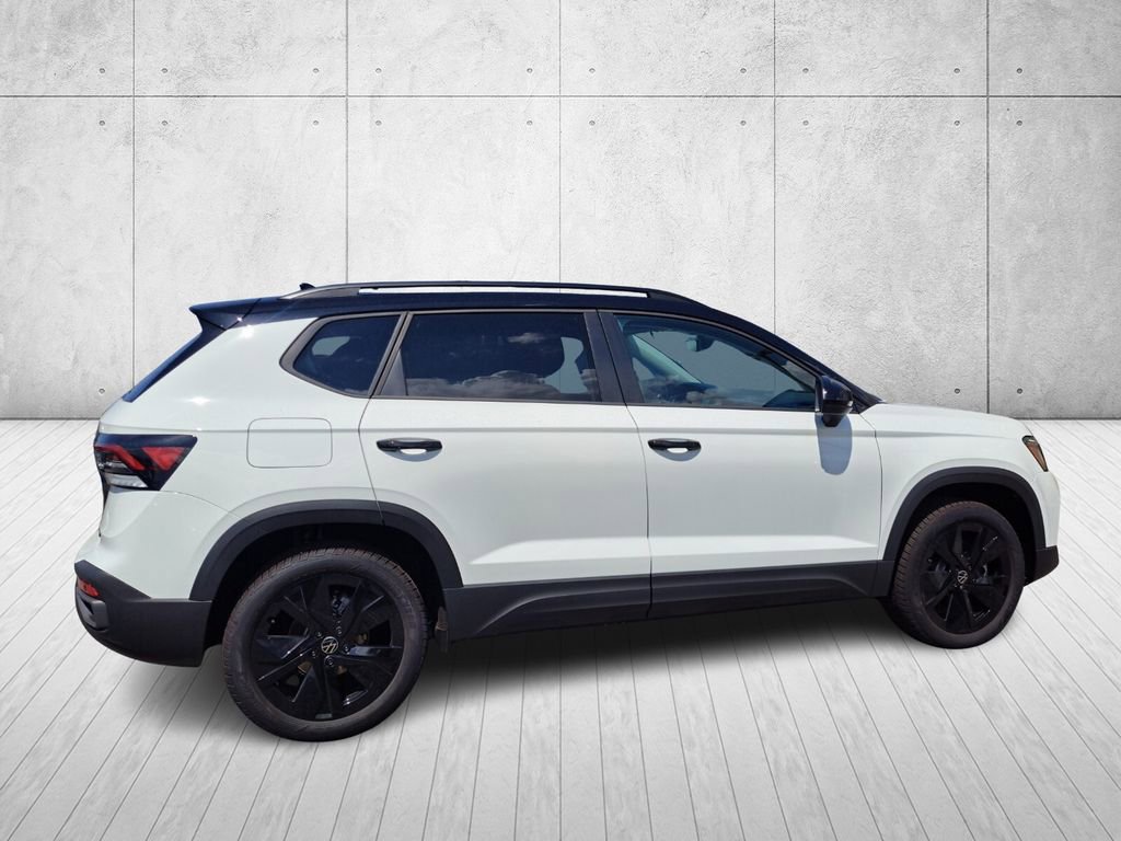 New 2025 Volkswagen Taos SE image 5