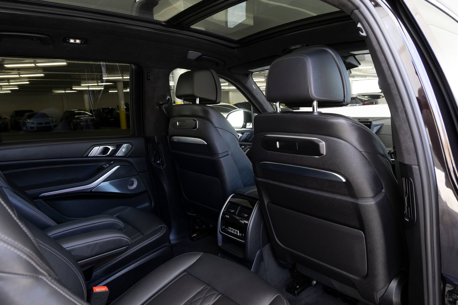 Used 2023 BMW ALPINA XB7 AWD/4WD image 35