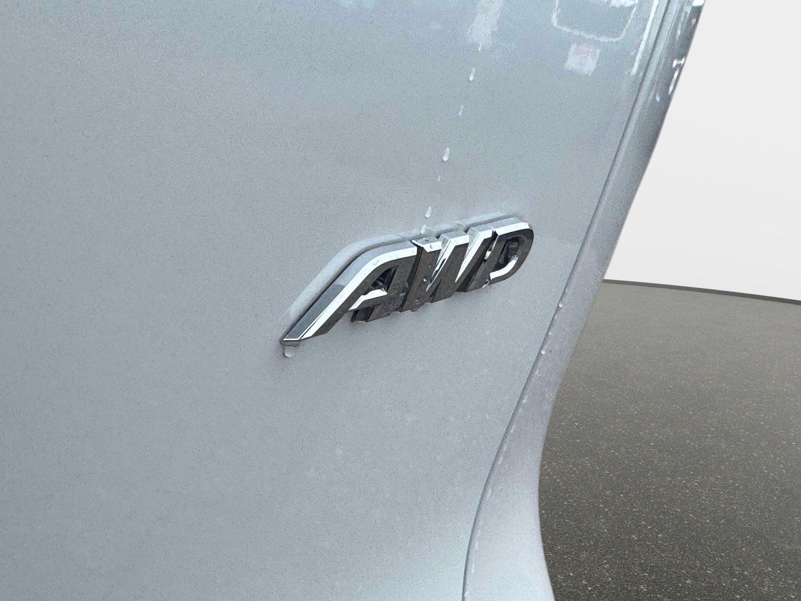 Used 2024 Toyota Corolla Cross L image 9