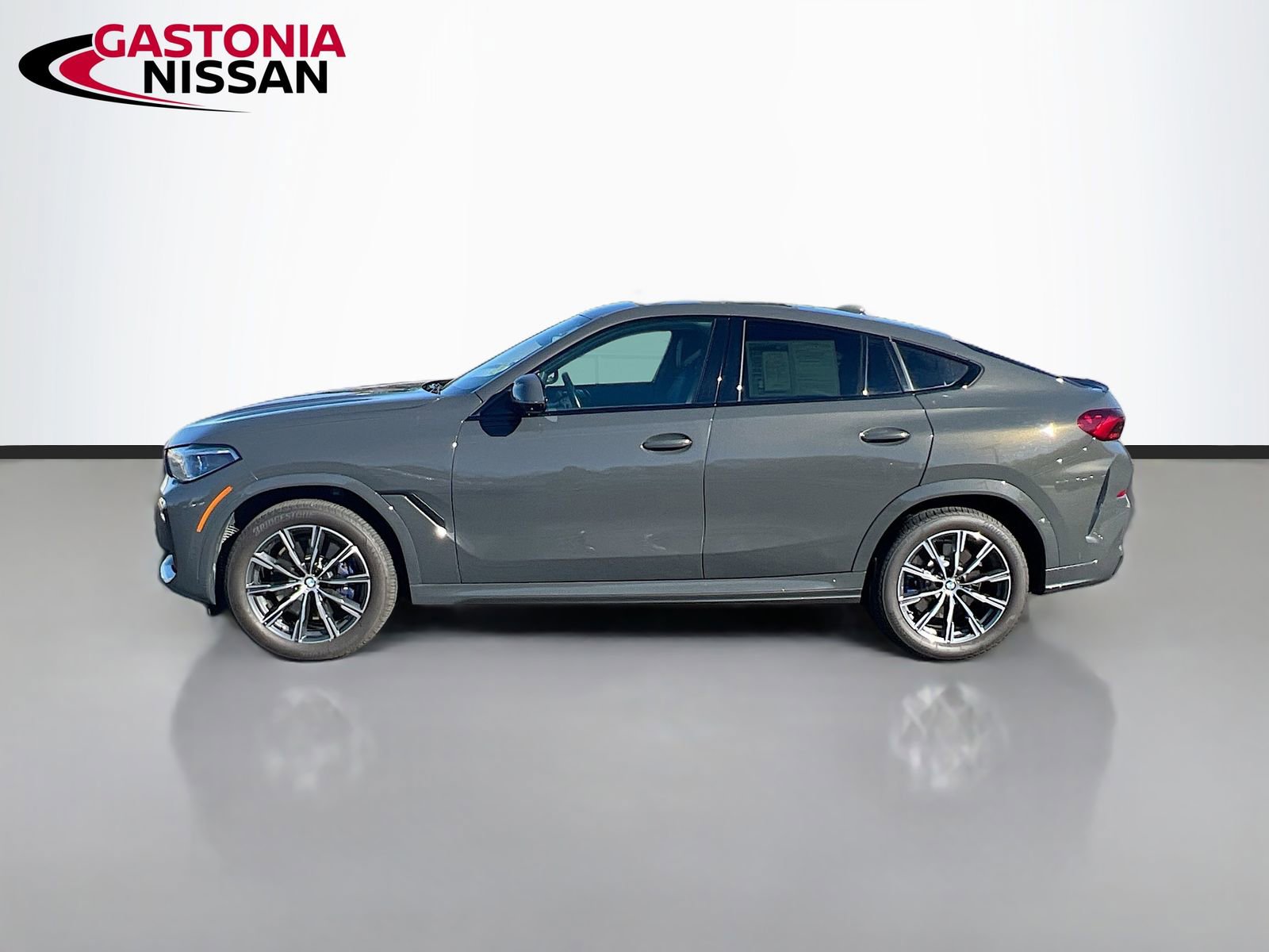 Used 2023 BMW X6 M50i w/ Executive Package image 5