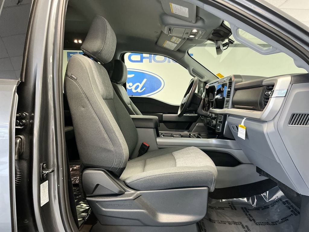 New 2026 Ford F350 XLT w/ XLT Premium Package AWD/4WD image 22