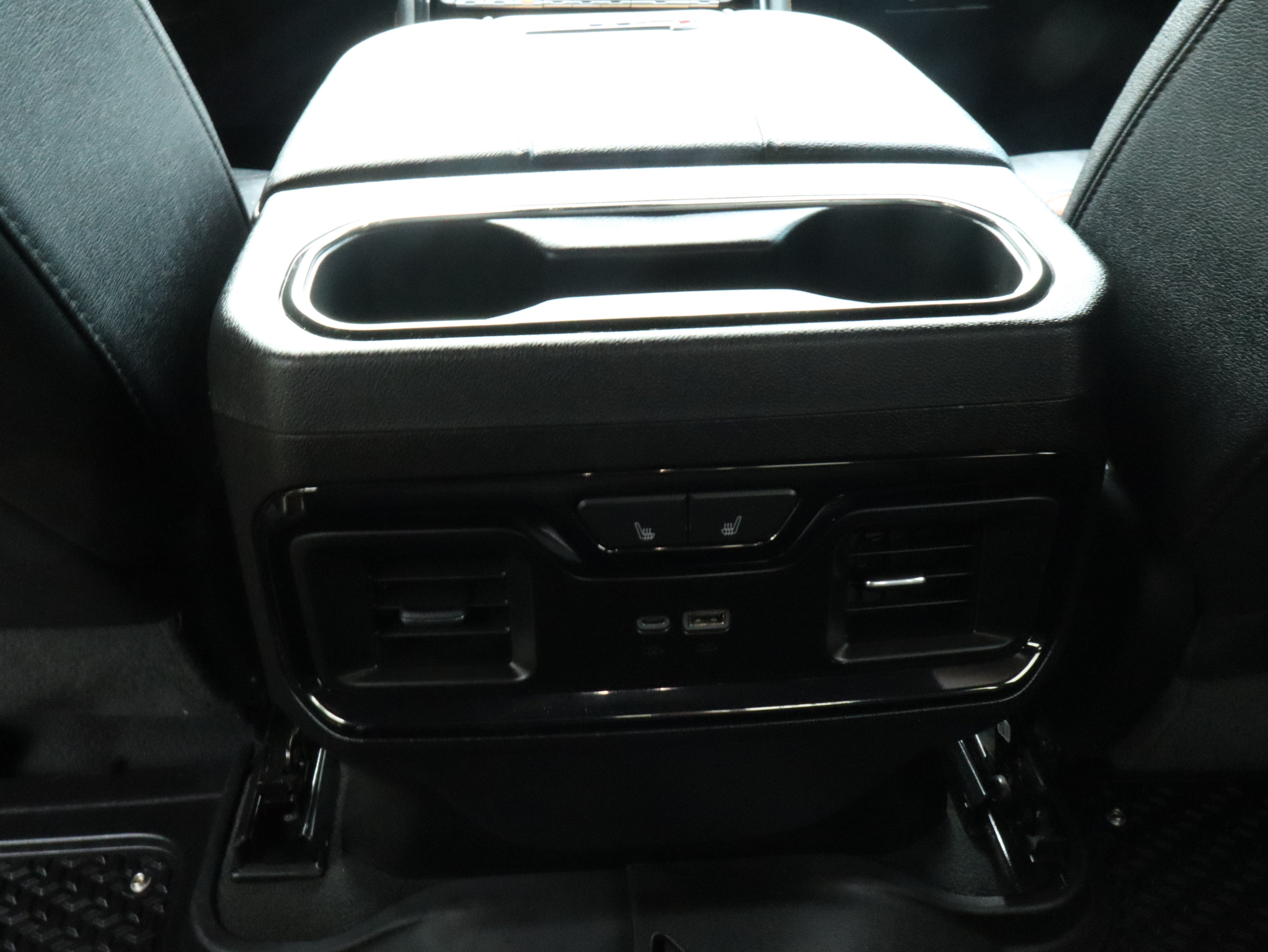 Used 2024 GMC Sierra 3500 AT4 w/ AT4 Premium Plus Package AWD/4WD image 27