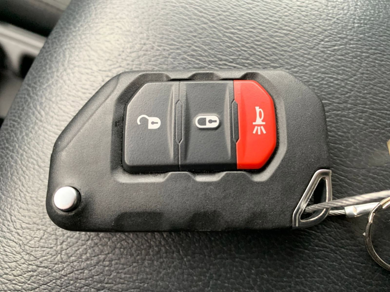 Used 2025 Jeep Wrangler Sahara image 22