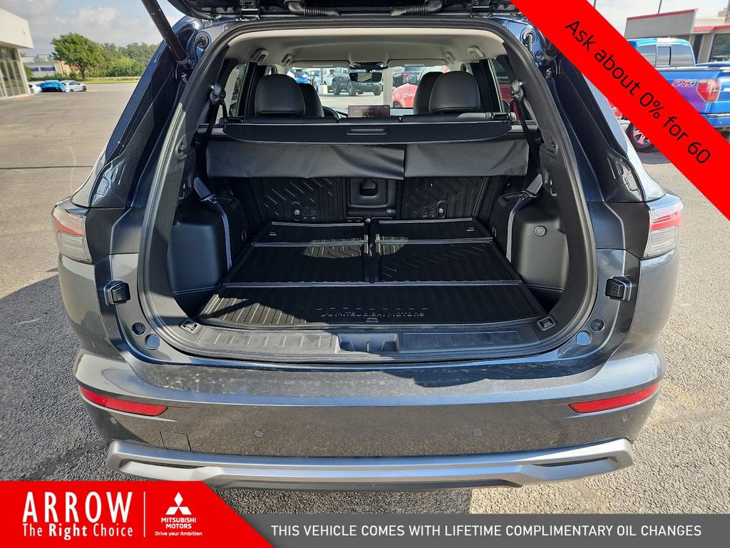 New 2025 Mitsubishi Outlander SE image 18