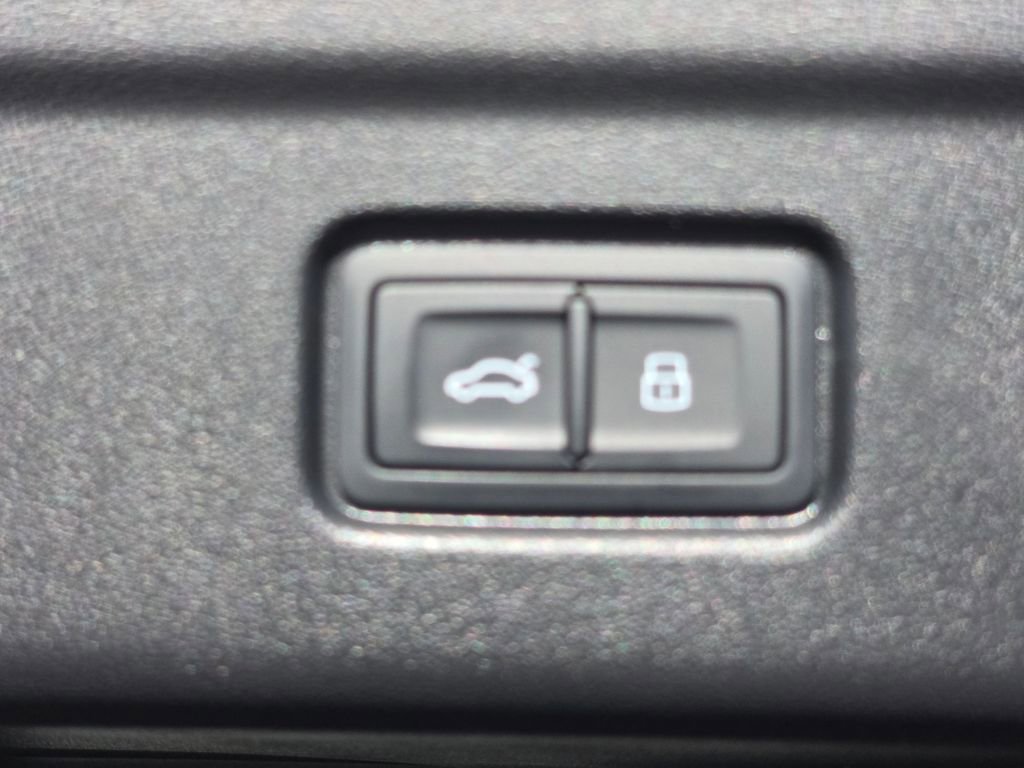 New 2025 Audi S6 e-tron Prestige image 18