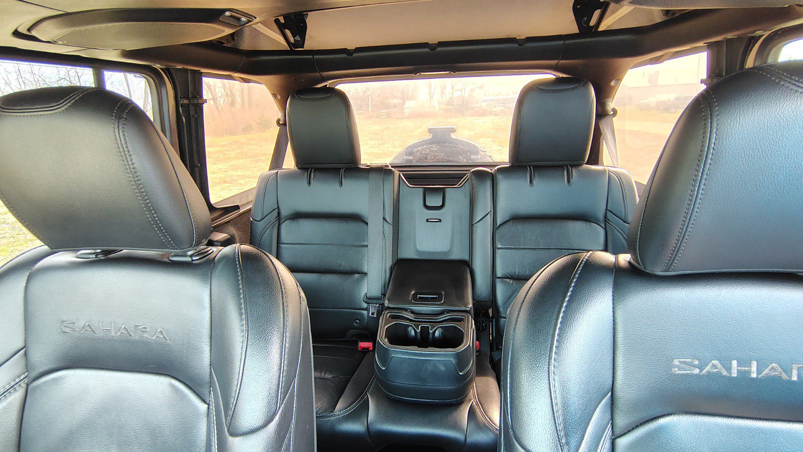 Used 2018 Jeep Wrangler Unlimited Sahara AWD/4WD image 22