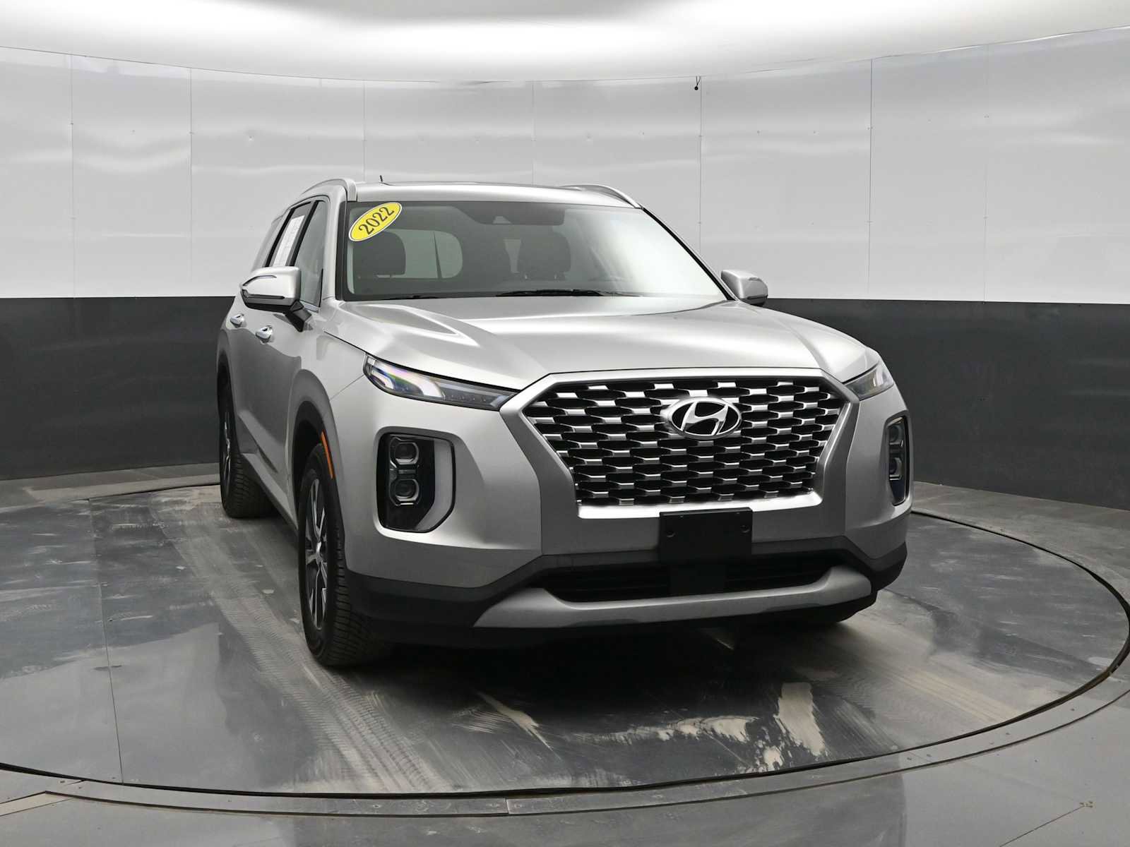 Used 2022 Hyundai Palisade SEL image 2