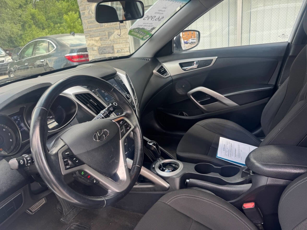 Used 2017 Hyundai Veloster FWD image 12