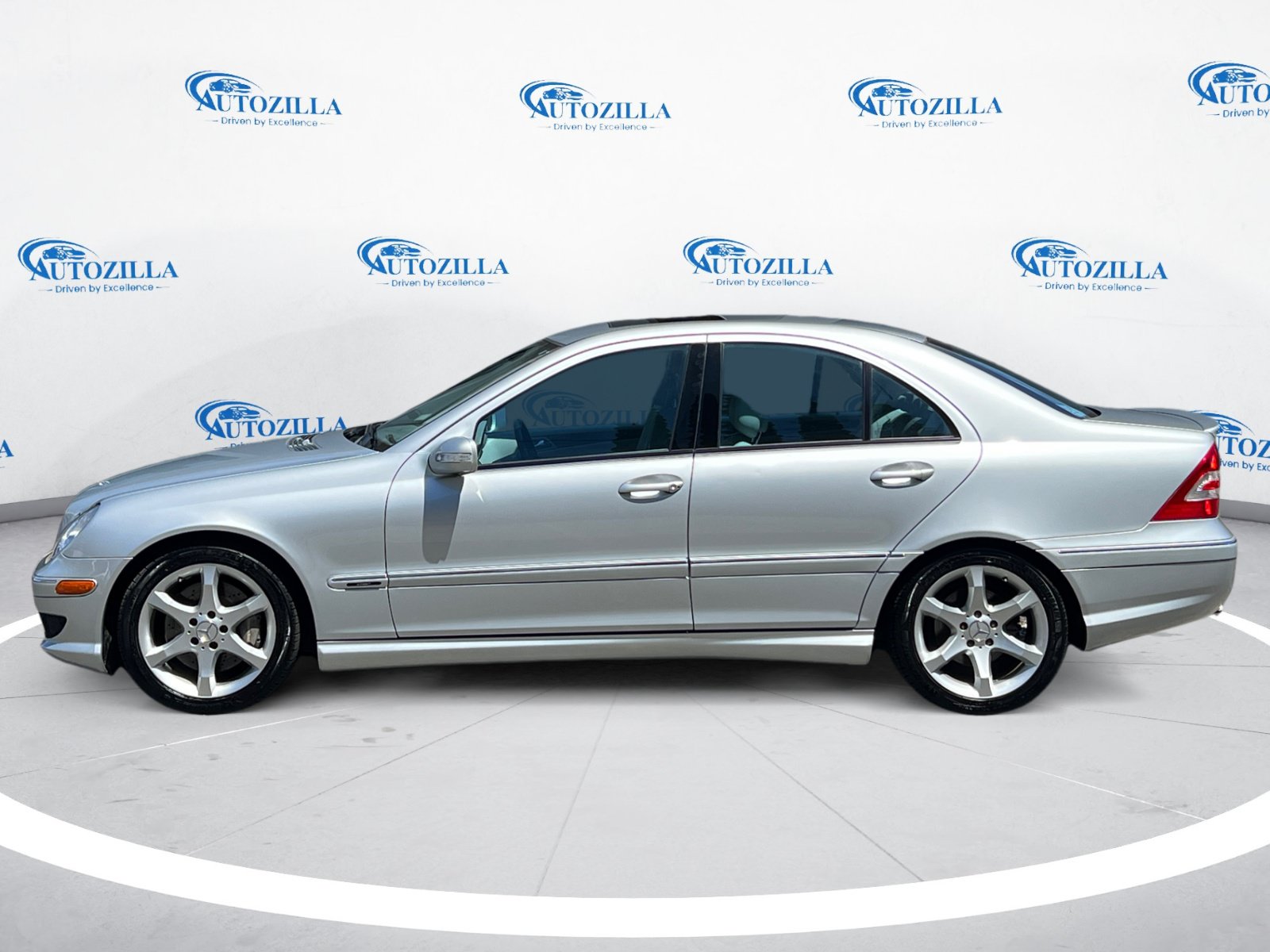 Used 2007 Mercedes-Benz C 230 Sedan image 2