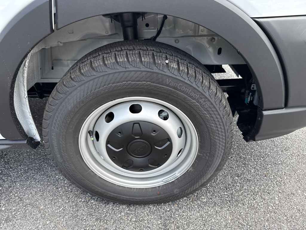 New 2026 Ford Transit 250 148 Medium Roof RWD image 12