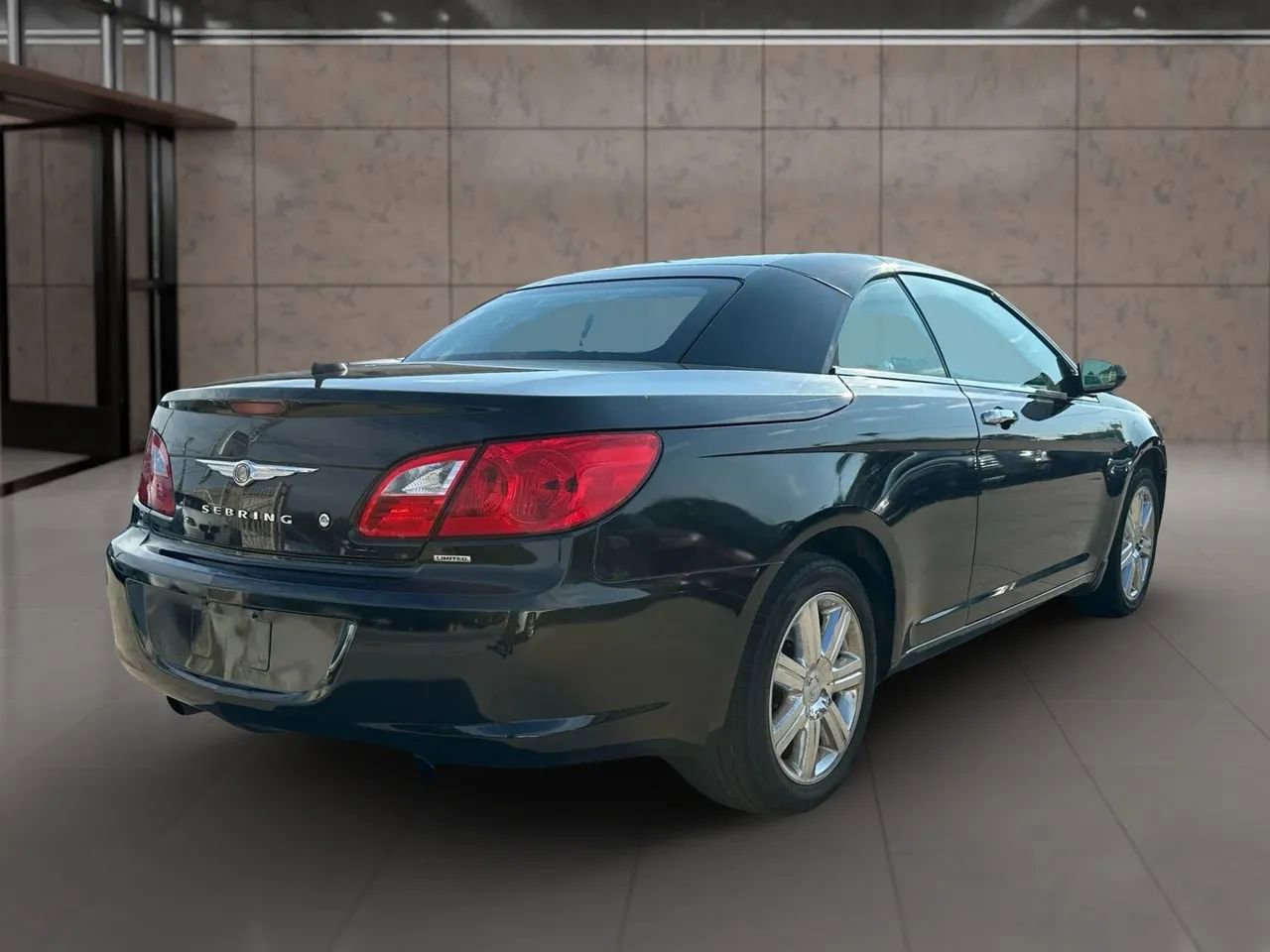 Used 2010 Chrysler Sebring Limited image 2