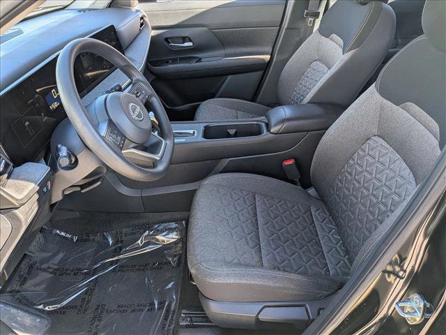 Used 2025 Nissan Kicks SV image 16