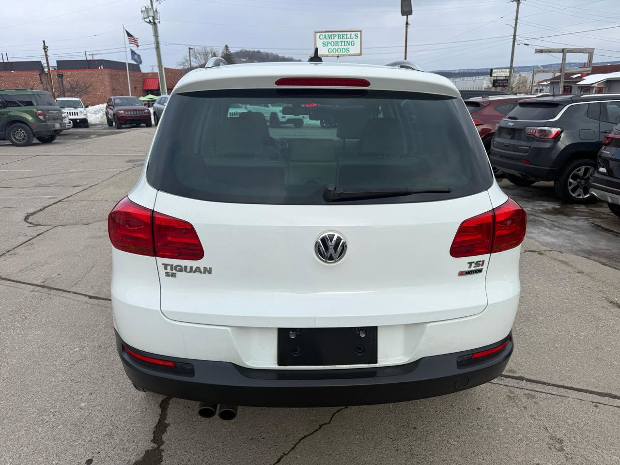 Used 2016 Volkswagen Tiguan SE image 6