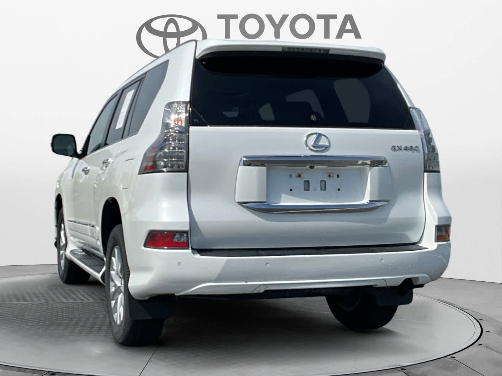 Used 2018 Lexus GX 460 Premium w/ Premium Package image 4
