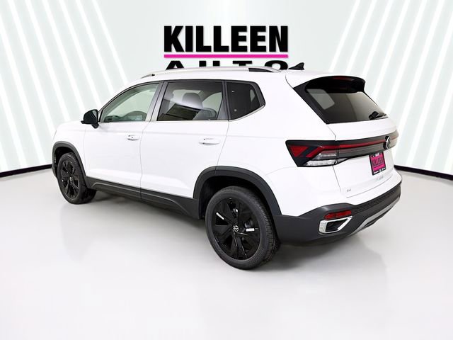 New 2026 Volkswagen Taos SE image 5