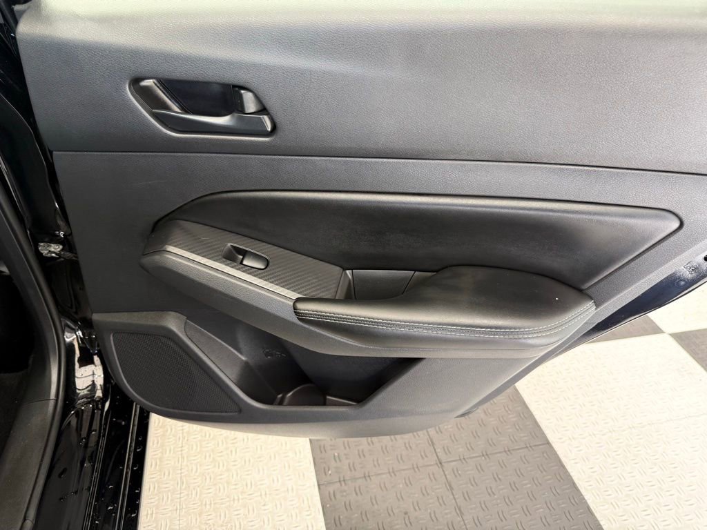 Used 2025 Nissan Altima 2.5 SV image 24