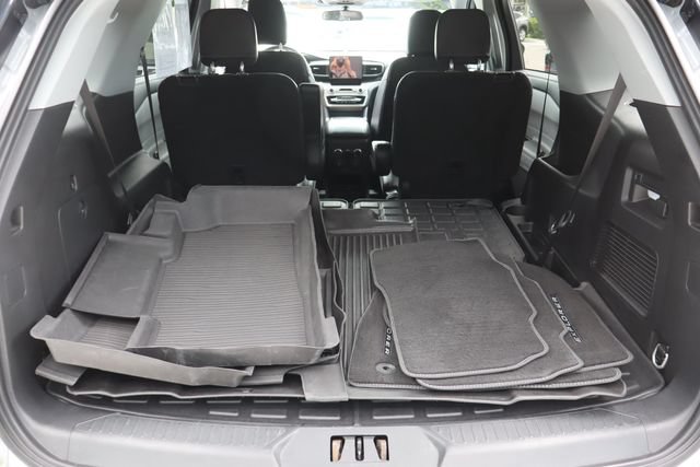 Used 2023 Ford Explorer XLT w/ Equipment Group 202A AWD/4WD image 24