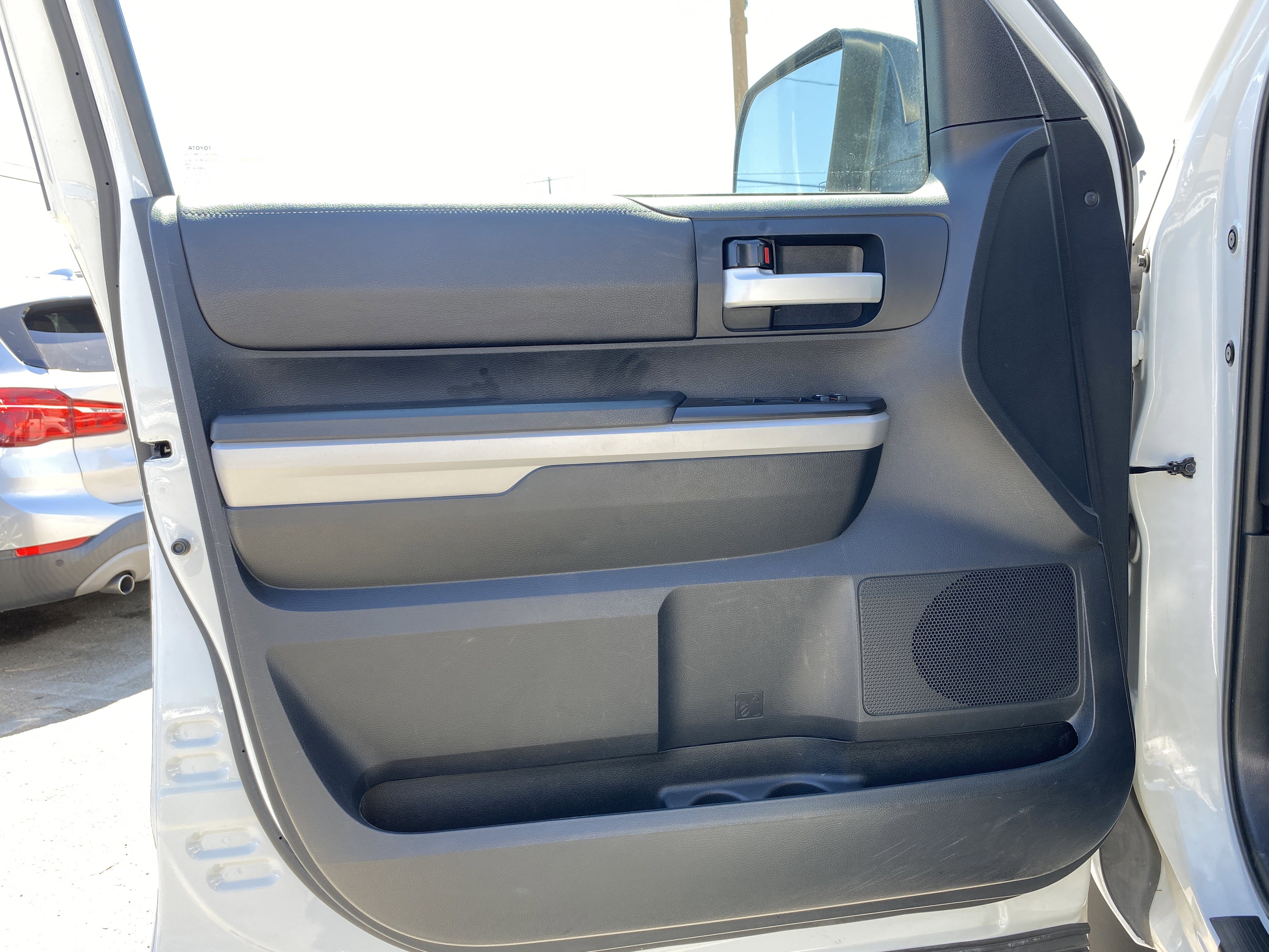 Used 2018 Toyota Tundra SR5 w/ SR5 Upgrade Package image 13