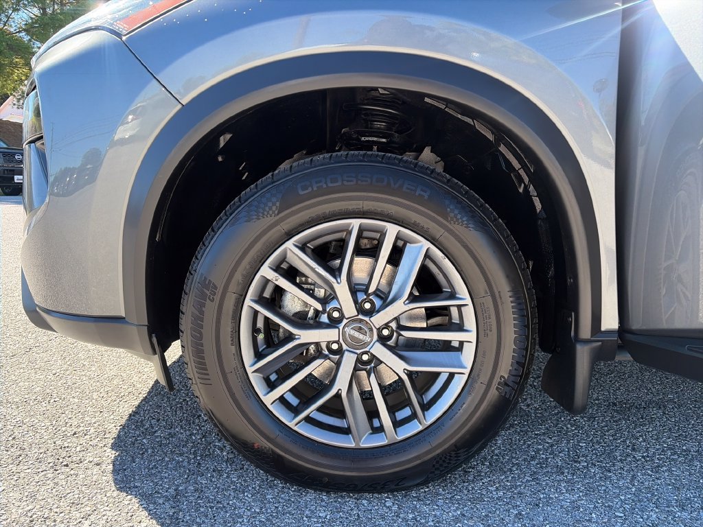 Used 2024 Nissan Rogue S AWD/4WD image 26