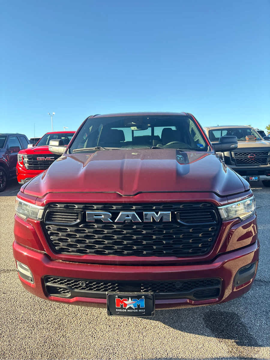 Used 2025 RAM 1500 Big Horn AWD/4WD image 29