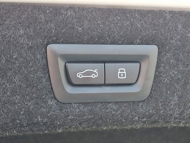 Used 2023 BMW 530i xDrive w/ Convenience Package image 31