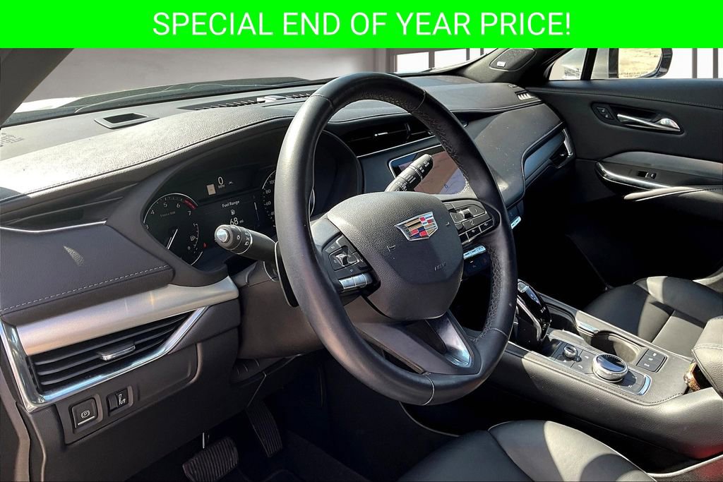 Used 2023 Cadillac XT4 Premium Luxury image 16