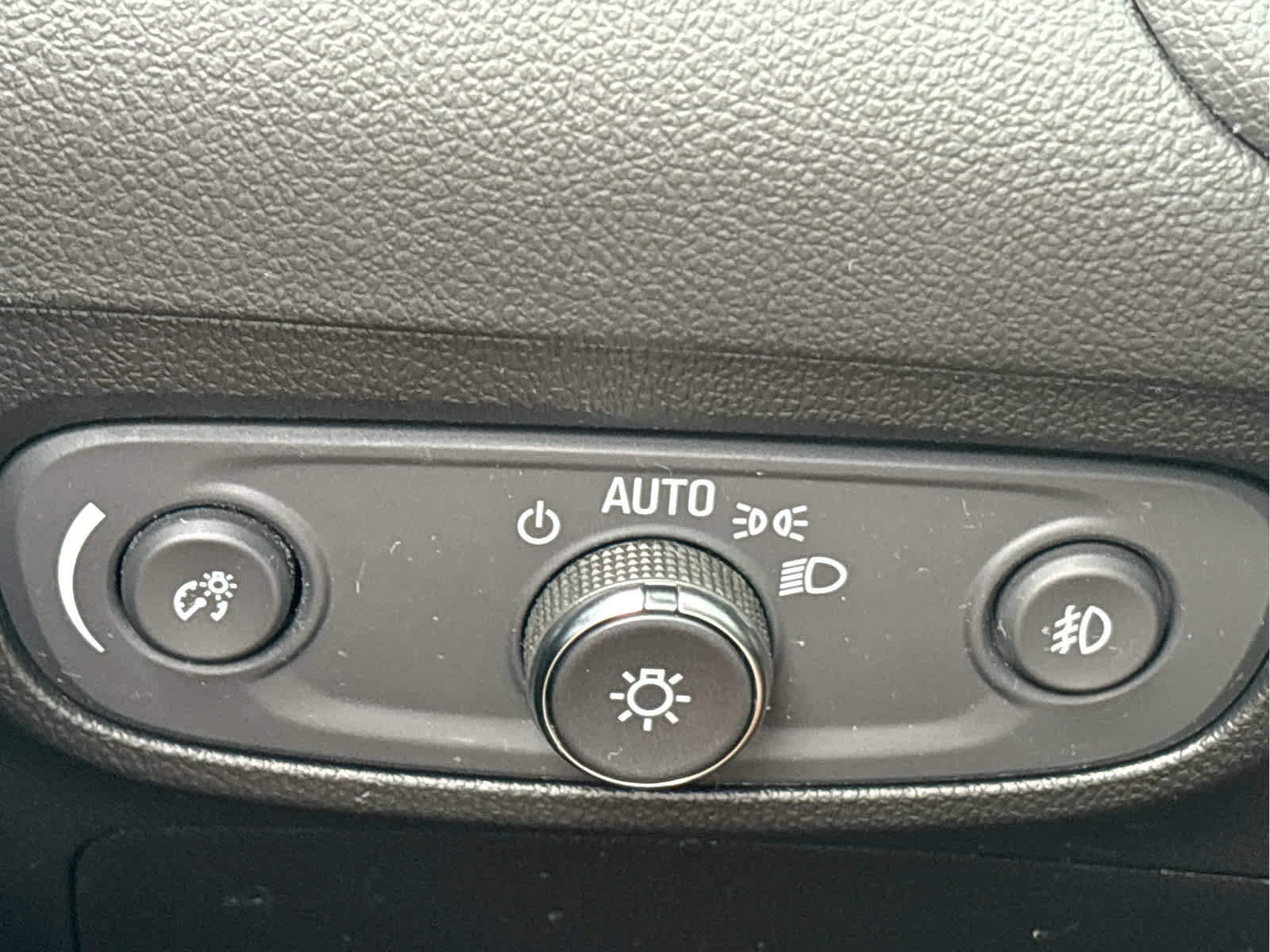 Certified 2023 Buick Encore GX Preferred w/ Cold Weather Comfort Package AWD/4WD image 19