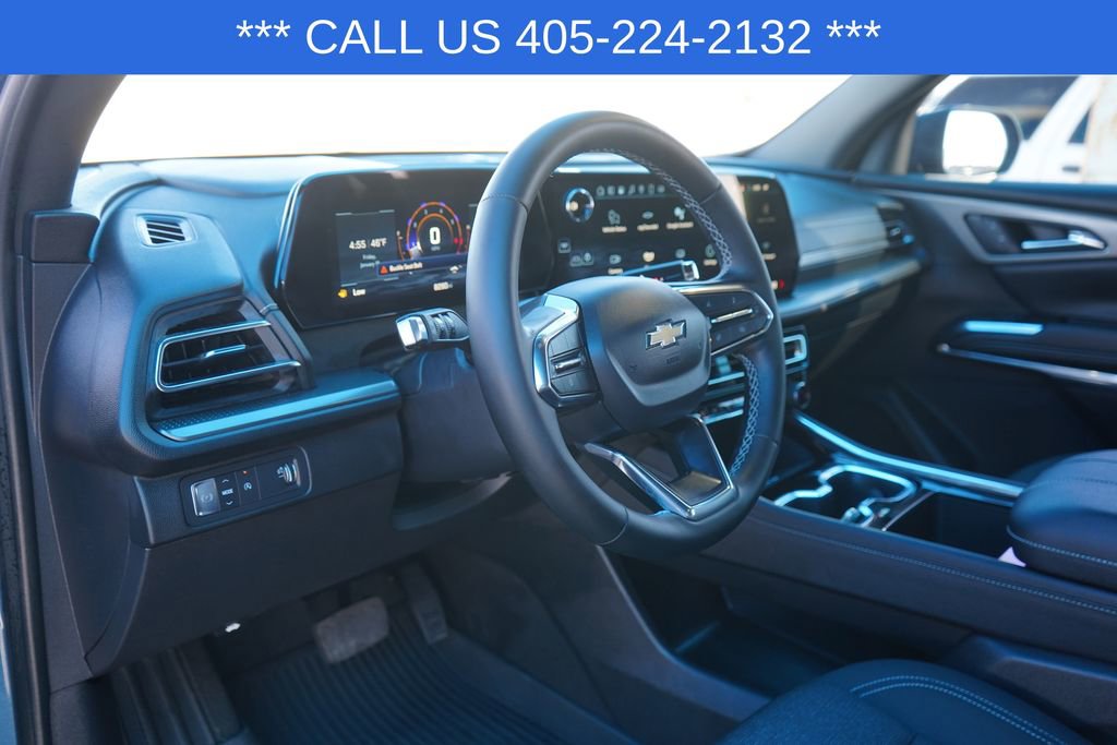 Used 2025 Chevrolet Traverse LT image 17