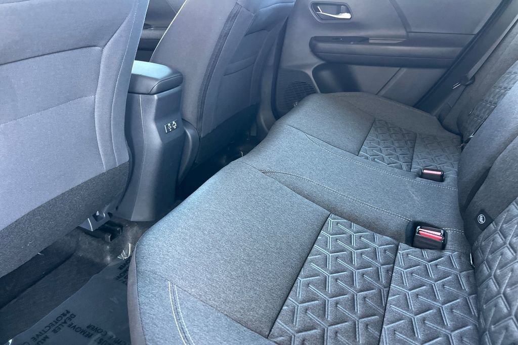 New 2025 Nissan Kicks SV w/ Illumination Package AWD/4WD image 9