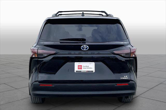 Certified 2024 Toyota Sienna LE FWD image 5
