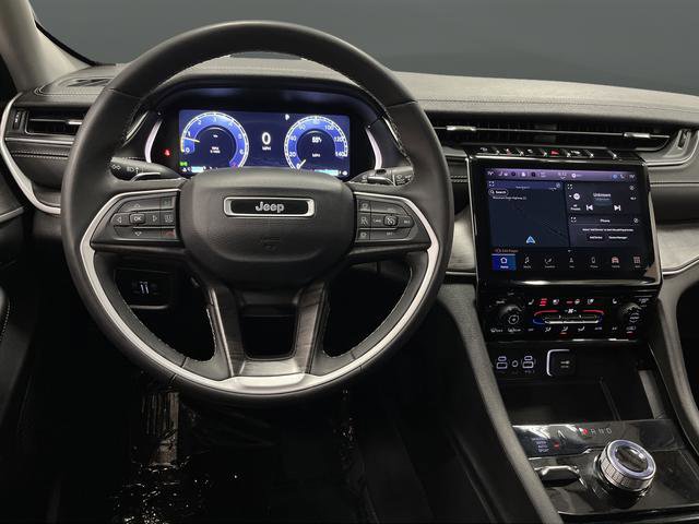 Used 2023 Jeep Grand Cherokee Limited w/ Luxury Tech Group II image 5