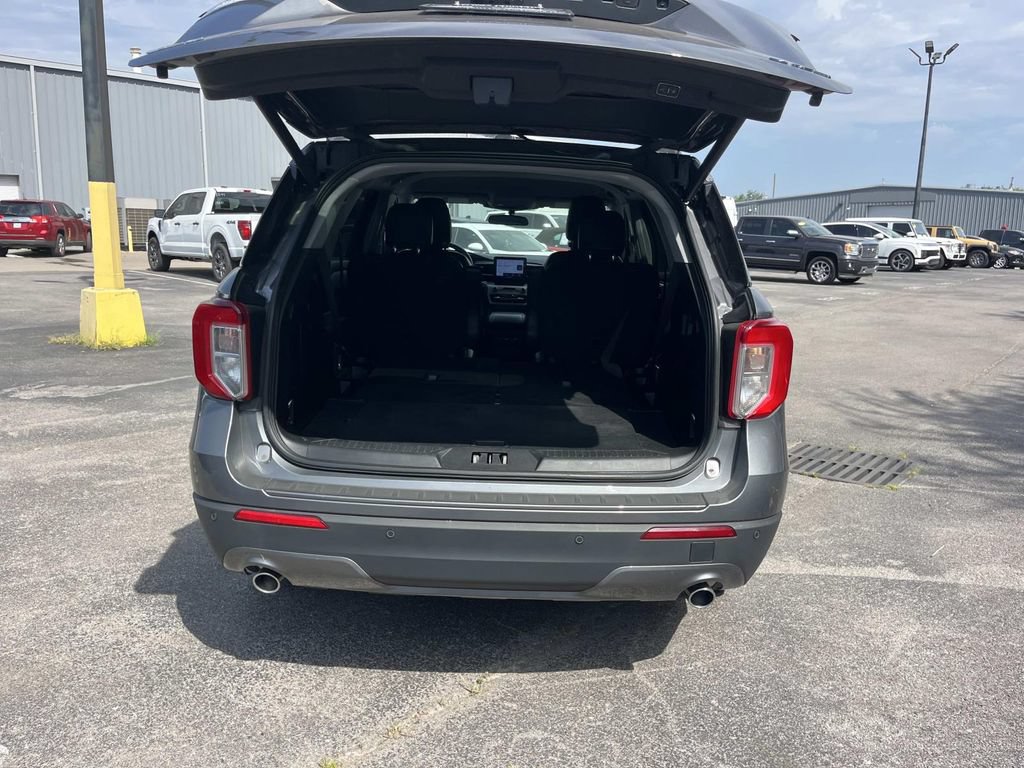 Certified 2024 Ford Explorer XLT w/ Equipment Group 202A AWD/4WD image 18