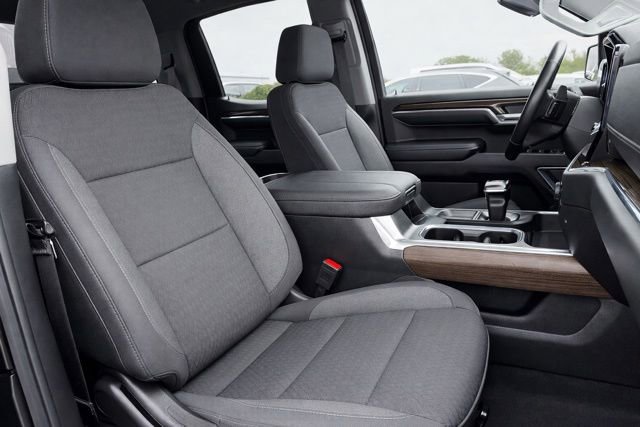 Used 2024 Chevrolet Silverado 1500 RST w/ Z71 Off-Road Package image 13