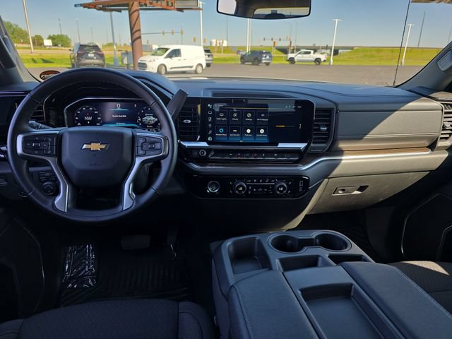 Used 2023 Chevrolet Silverado 1500 LT AWD/4WD image 12