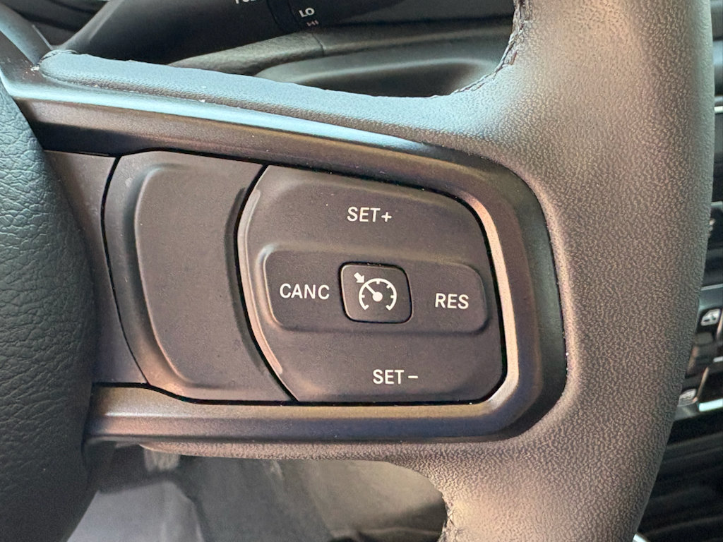 Used 2023 Jeep Gladiator Sport AWD/4WD image 14