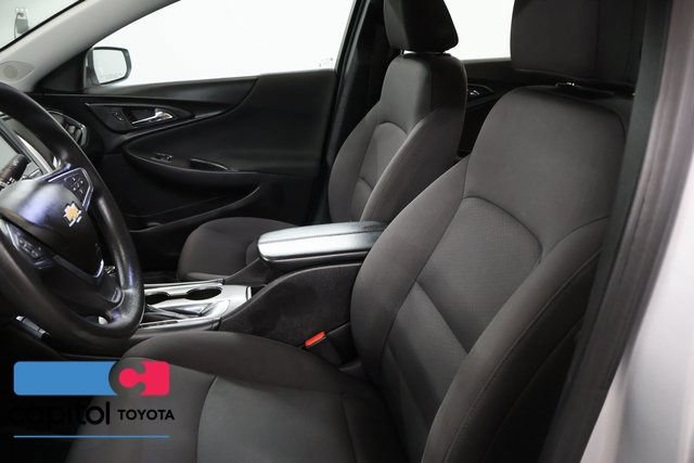 Used 2018 Chevrolet Malibu LT FWD image 11