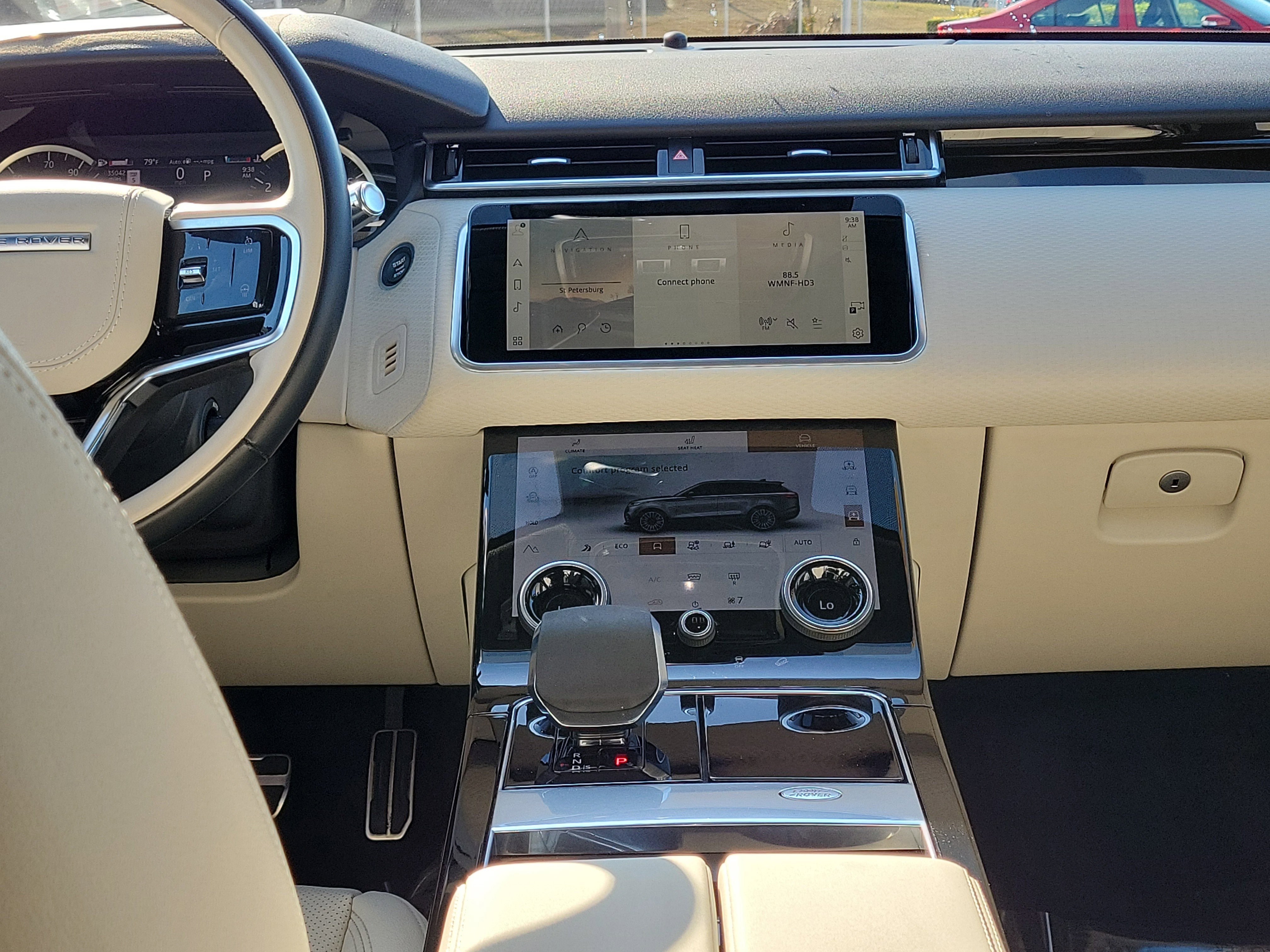 Used 2022 Land Rover Range Rover Velar R-Dynamic S image 17